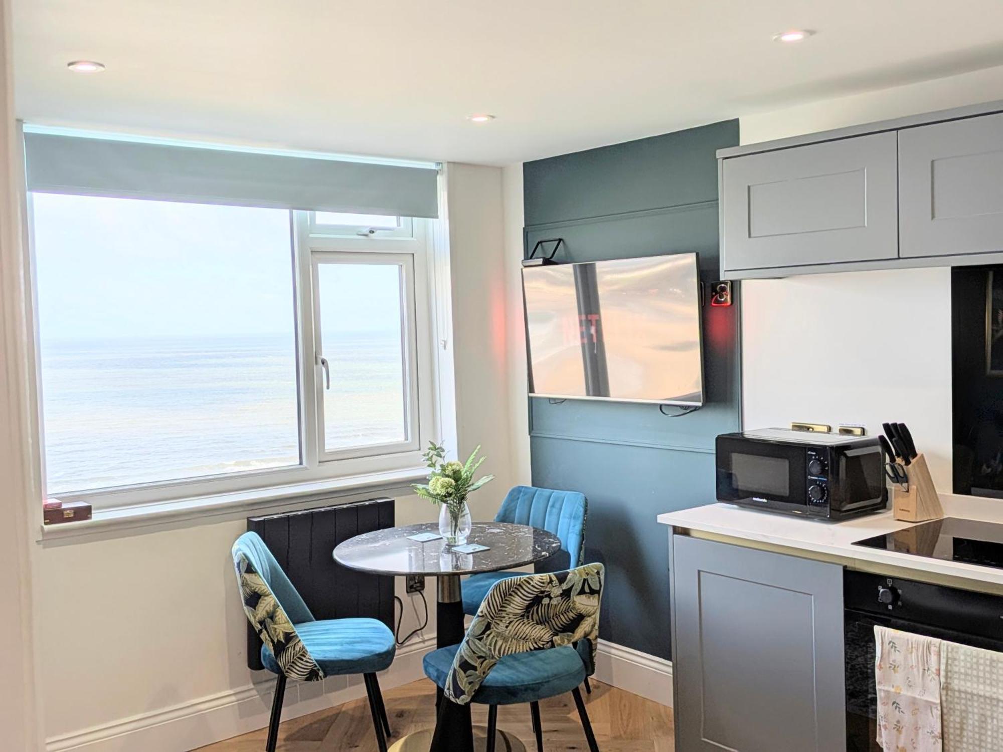 The Seaview Lookout - With Free Parking Scarborough
